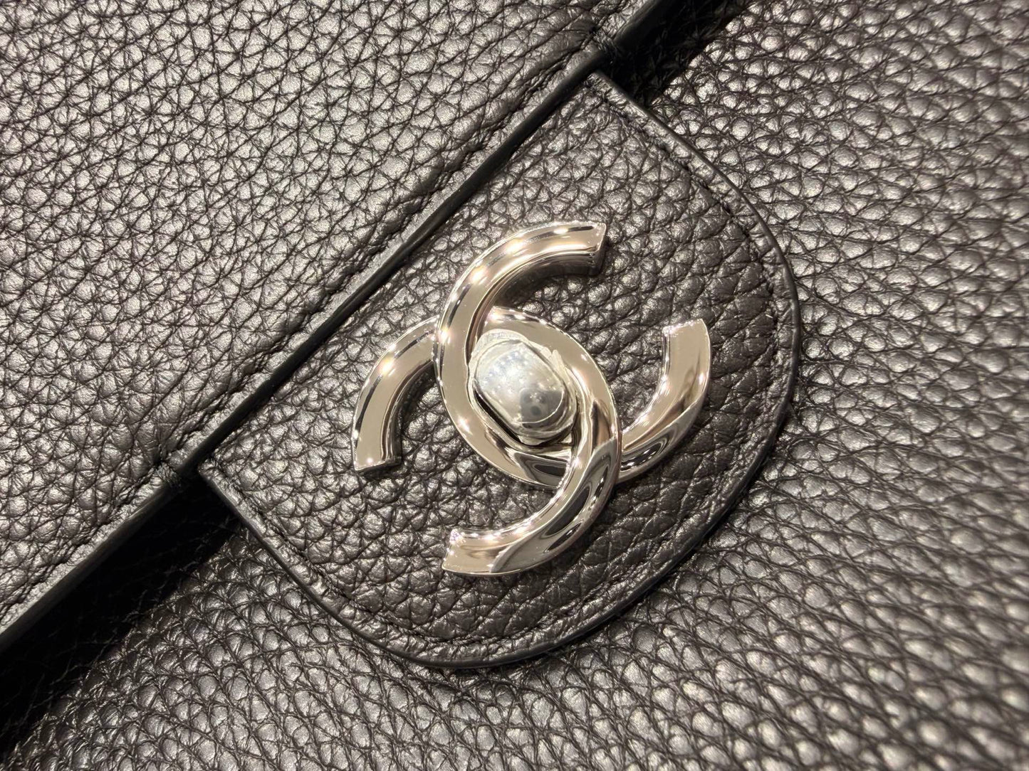 Chanel Maxi Flap – 26S
