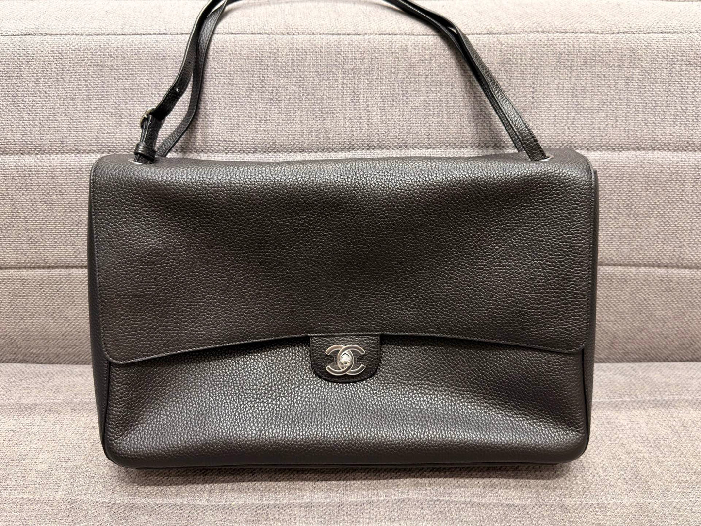 Chanel Maxi Flap – 26S