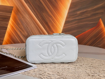 Chanel 96190 Caviar Leather Vanity Case – 26P Collection