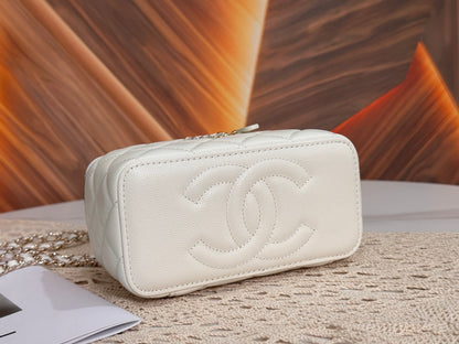 Chanel 96190 Caviar Leather Vanity Case – 26P Collection