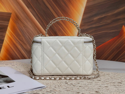 Chanel 96190 Caviar Leather Vanity Case – 26P Collection
