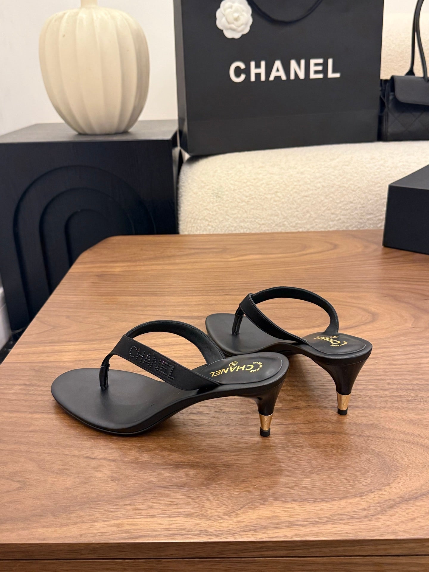 Chanel Satin Heeled Thong Sandals – 2026SS