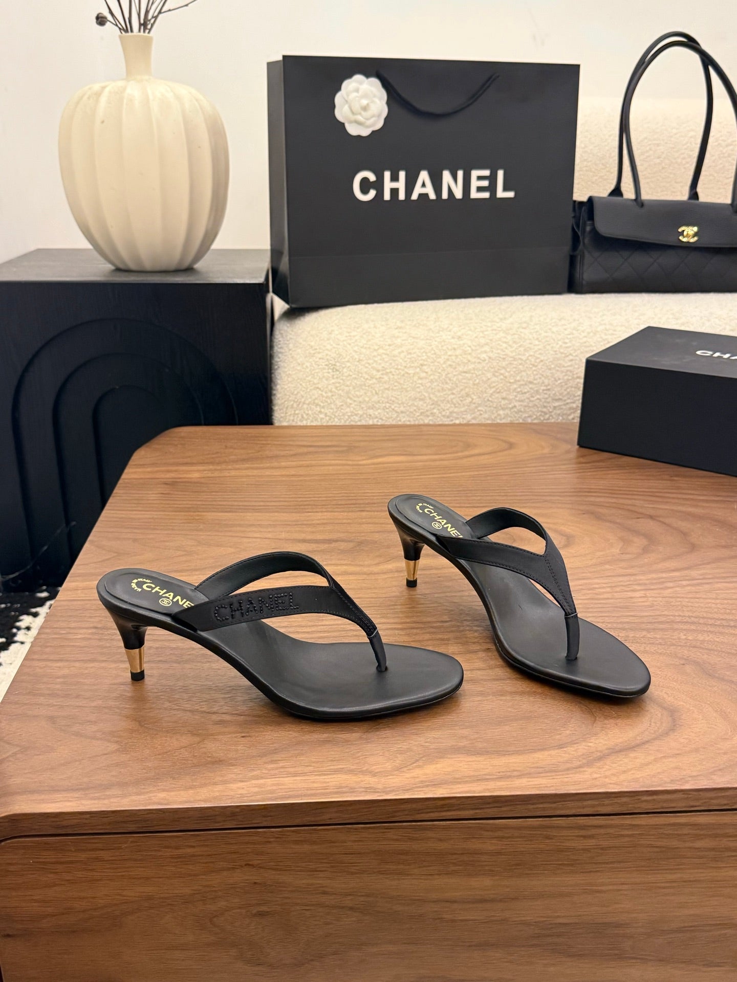 Chanel Satin Heeled Thong Sandals – 2026SS