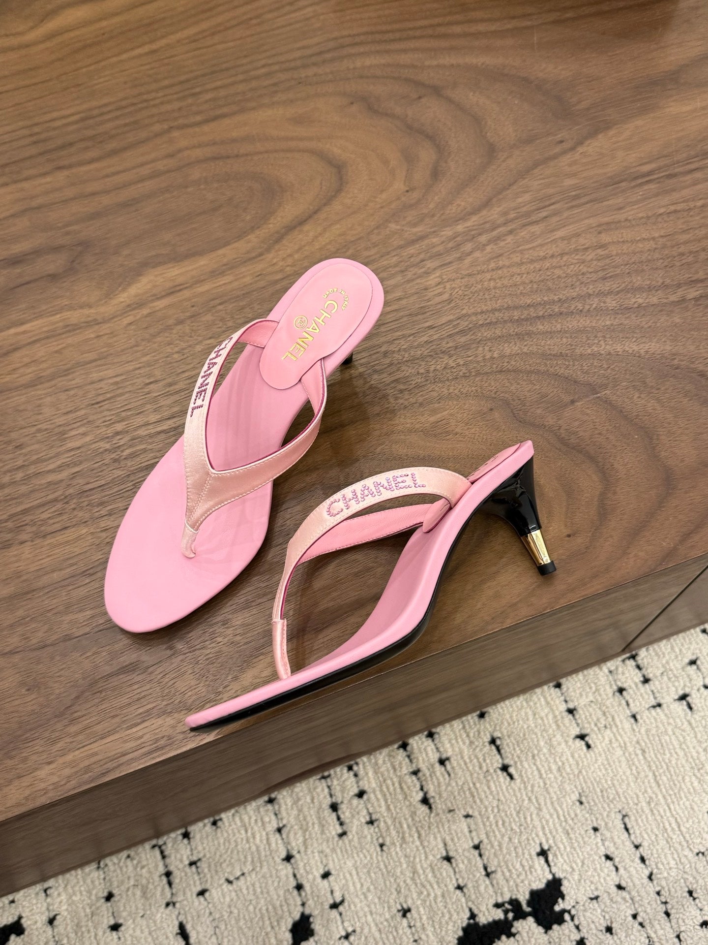 Chanel Satin Heeled Thong Sandals – 2026SS