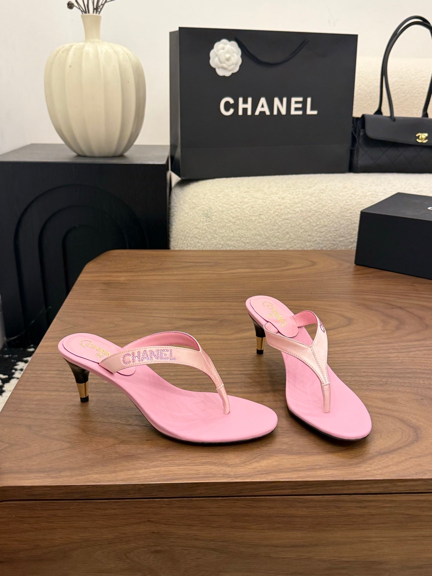 Chanel Satin Heeled Thong Sandals – 2026SS