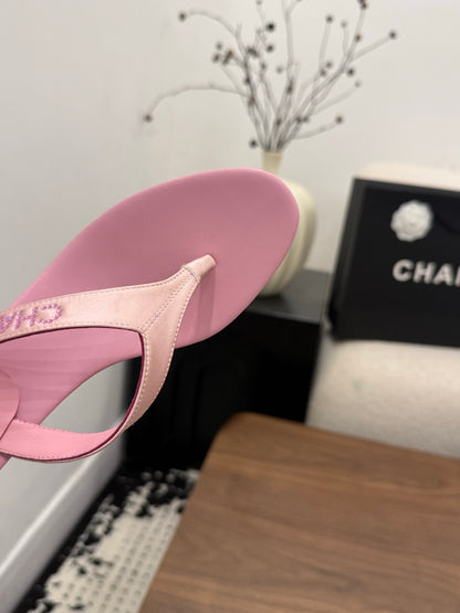 Chanel Satin Heeled Thong Sandals – 2026SS