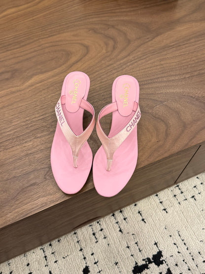 Chanel Satin Heeled Thong Sandals – 2026SS
