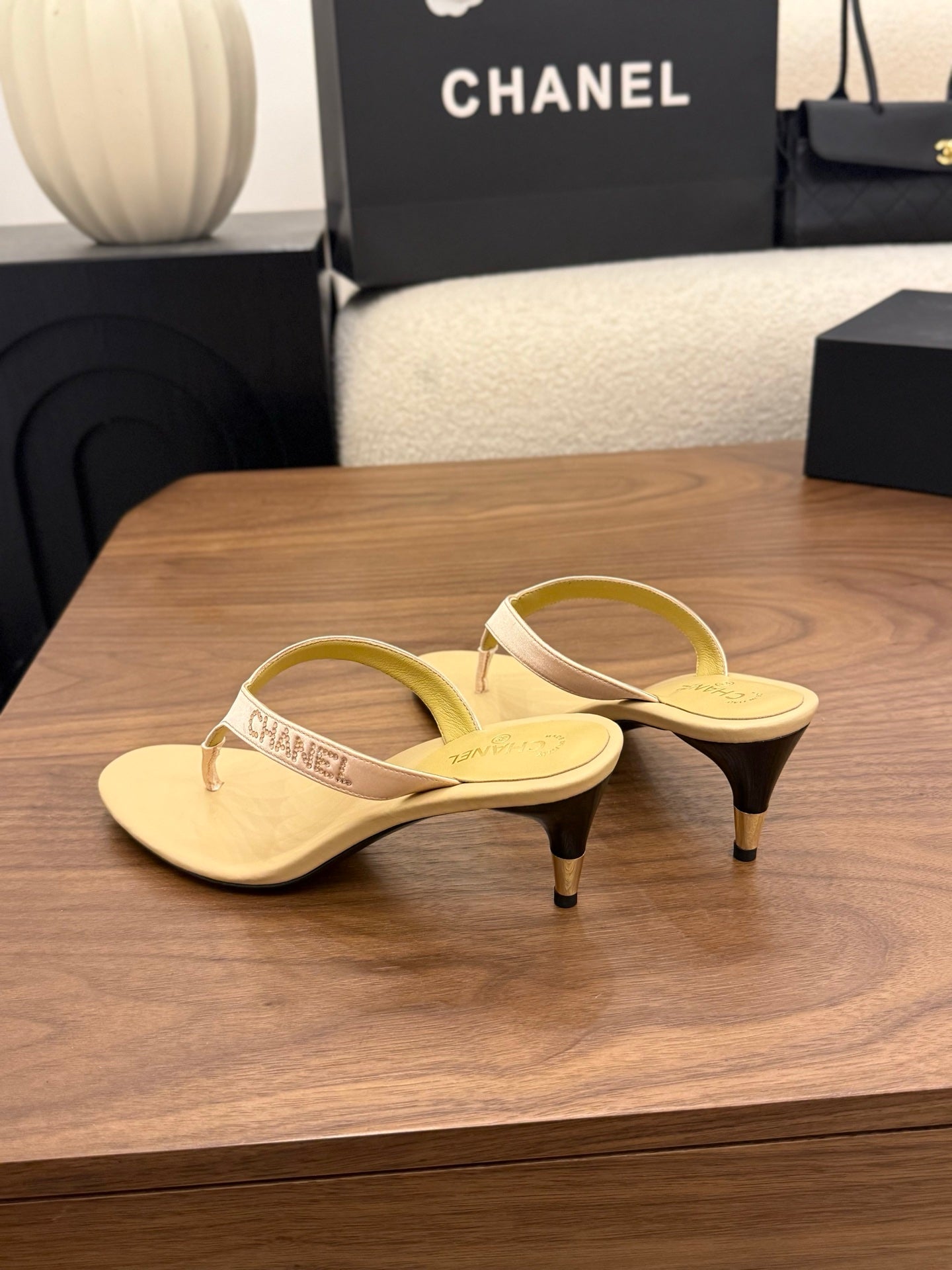 Chanel Satin Heeled Thong Sandals – 2026SS