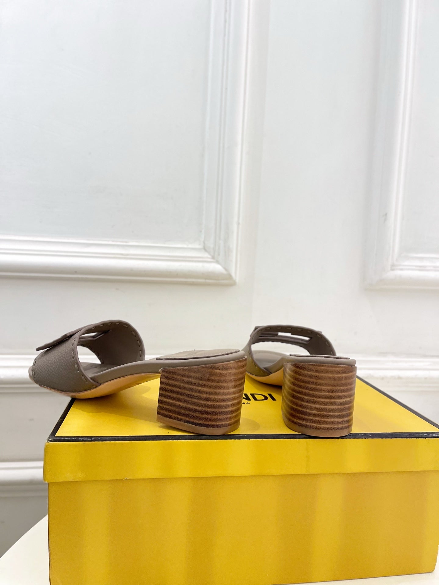 Fendi Cut-Out Chunky Heel Sandals – Spring/Summer Collection – 2026SS