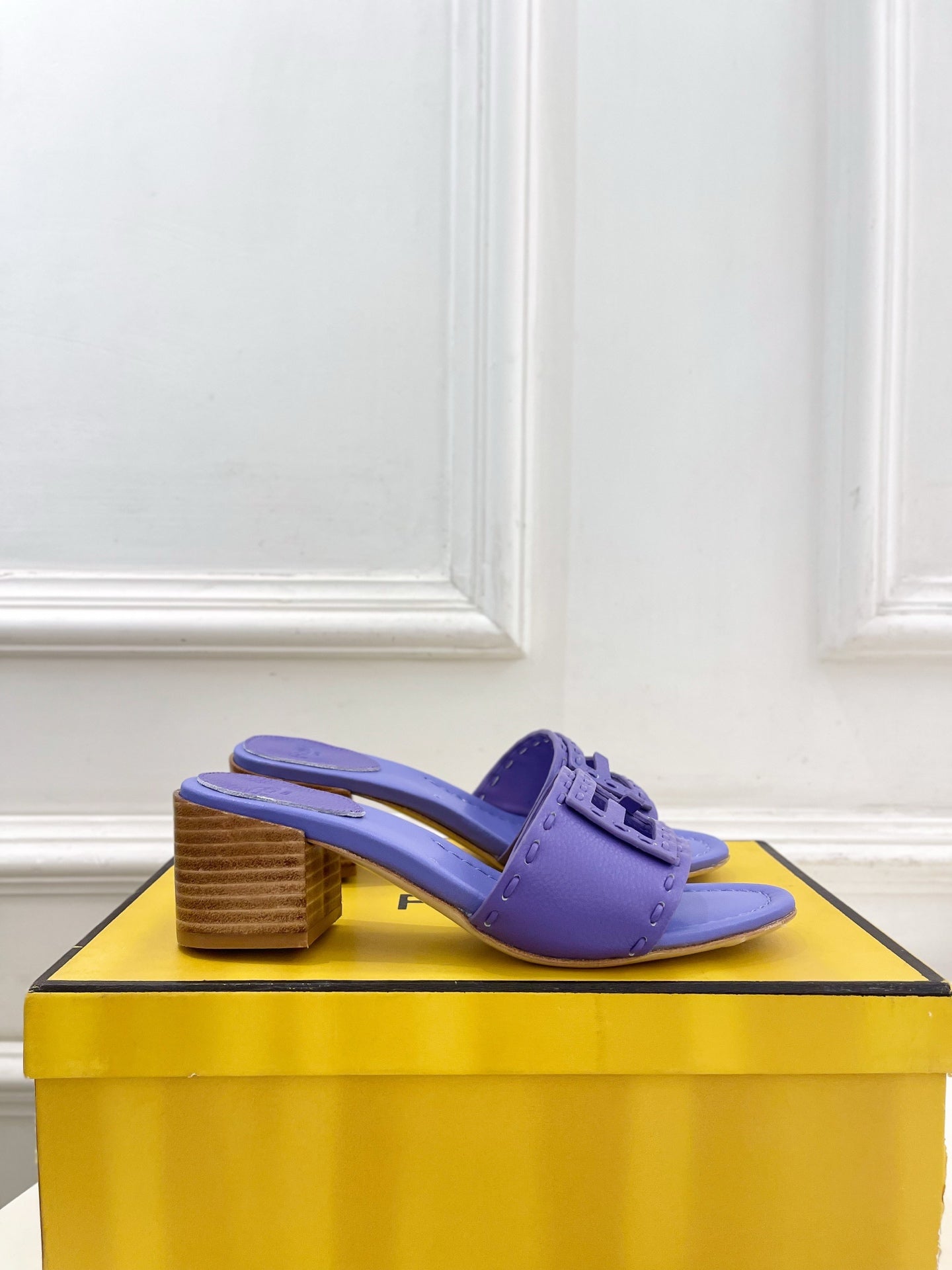 Fendi Cut-Out Chunky Heel Sandals – Spring/Summer Collection – 2026SS