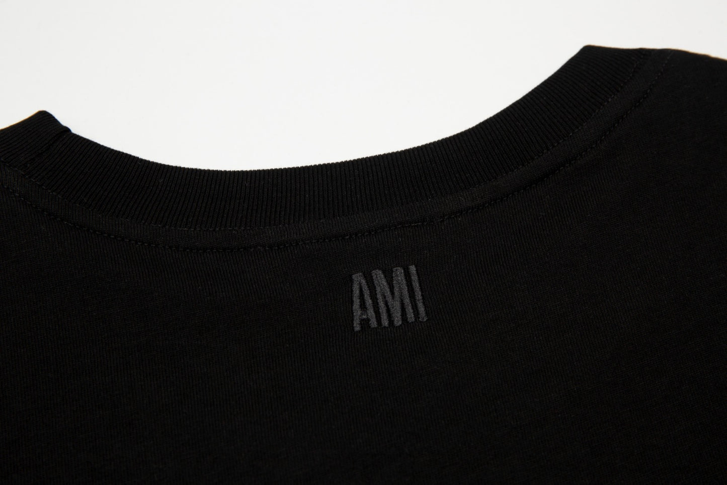 Ami Paris Classic Heart Embroidered Crewneck T-Shirt