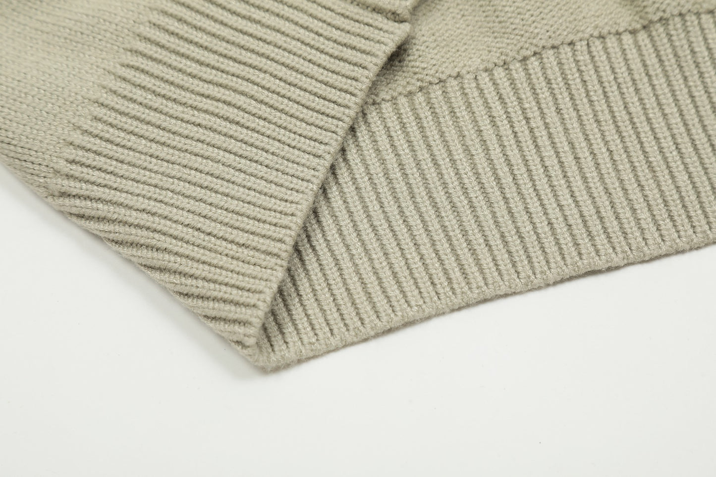 Fear of God Essentials Classic Polo Collar Sweater – 2024 Autumn Collection