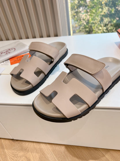 Hermès Pig Nose Thong Sandals – 2024 Spring/Summer Collection