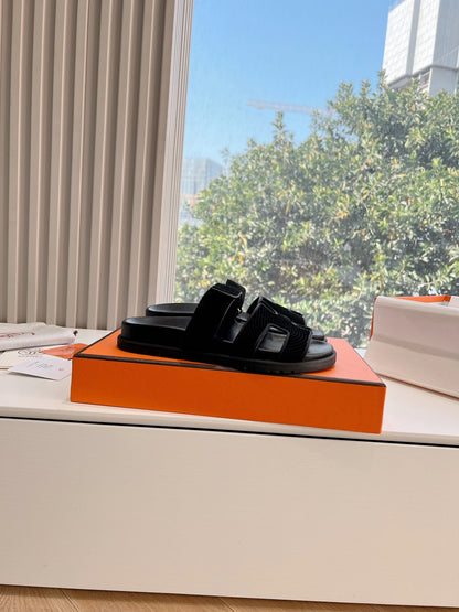 Hermès Pig Nose Thong Sandals – 2024 Spring/Summer Collection