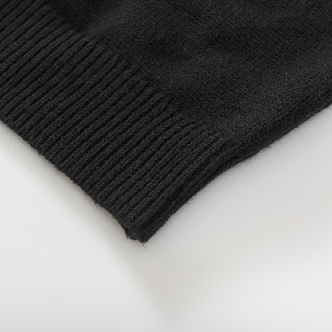 Burberry Equestrian Knight Logo Cashmere Blend Knit Sweater – 25SS