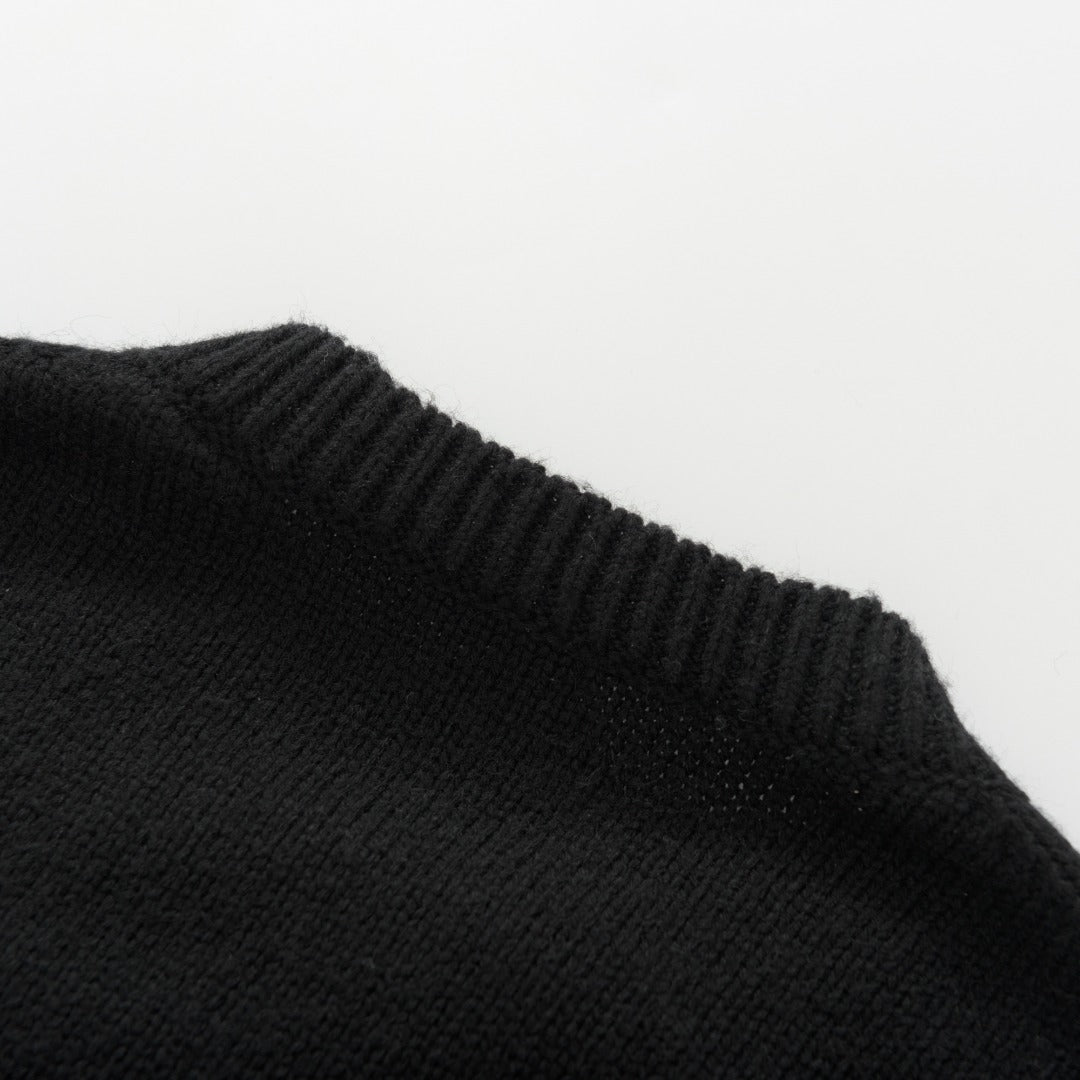 Burberry Equestrian Knight Logo Cashmere Blend Knit Sweater – 25SS